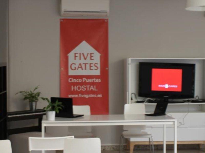 Hostal Five Gates 오수나 외부 사진
