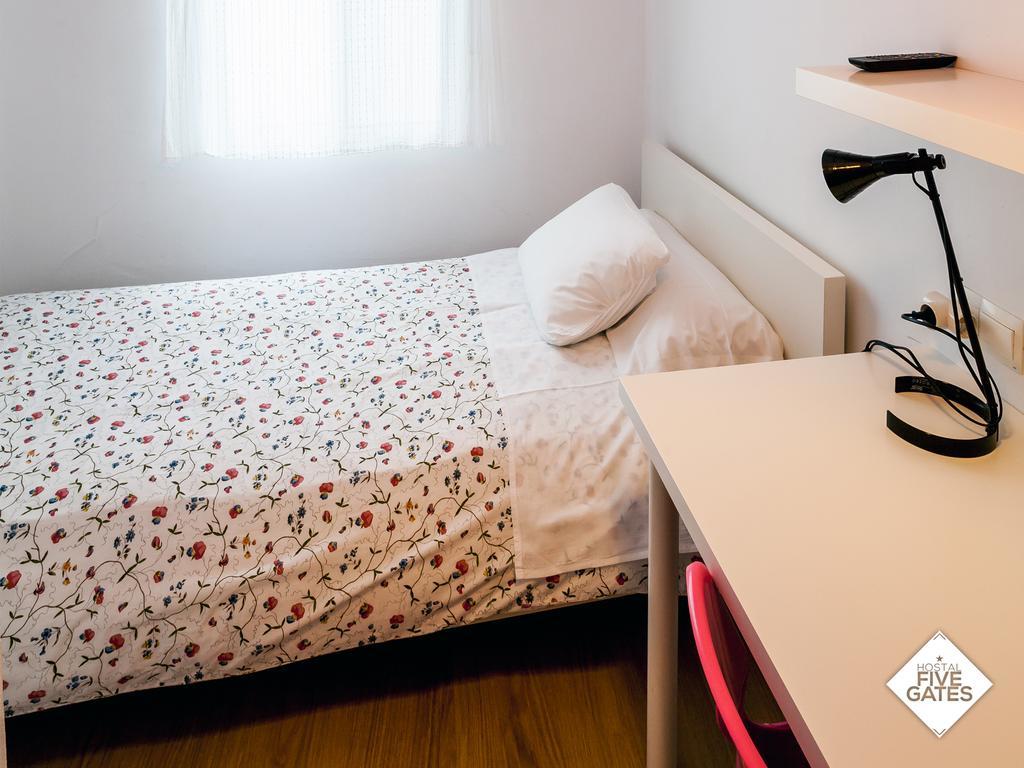 Hostal Five Gates 오수나 외부 사진
