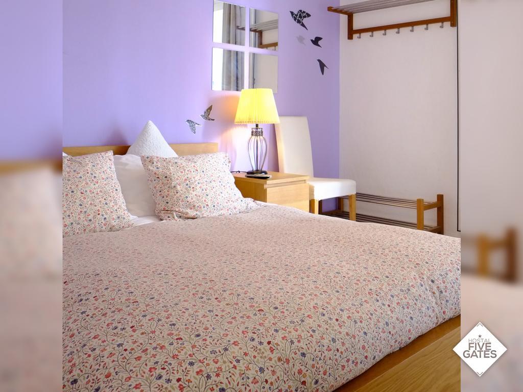 Hostal Five Gates 오수나 외부 사진