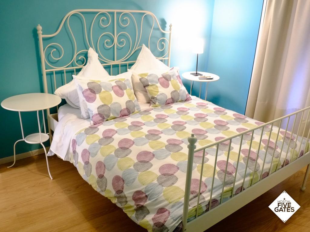 Hostal Five Gates 오수나 외부 사진