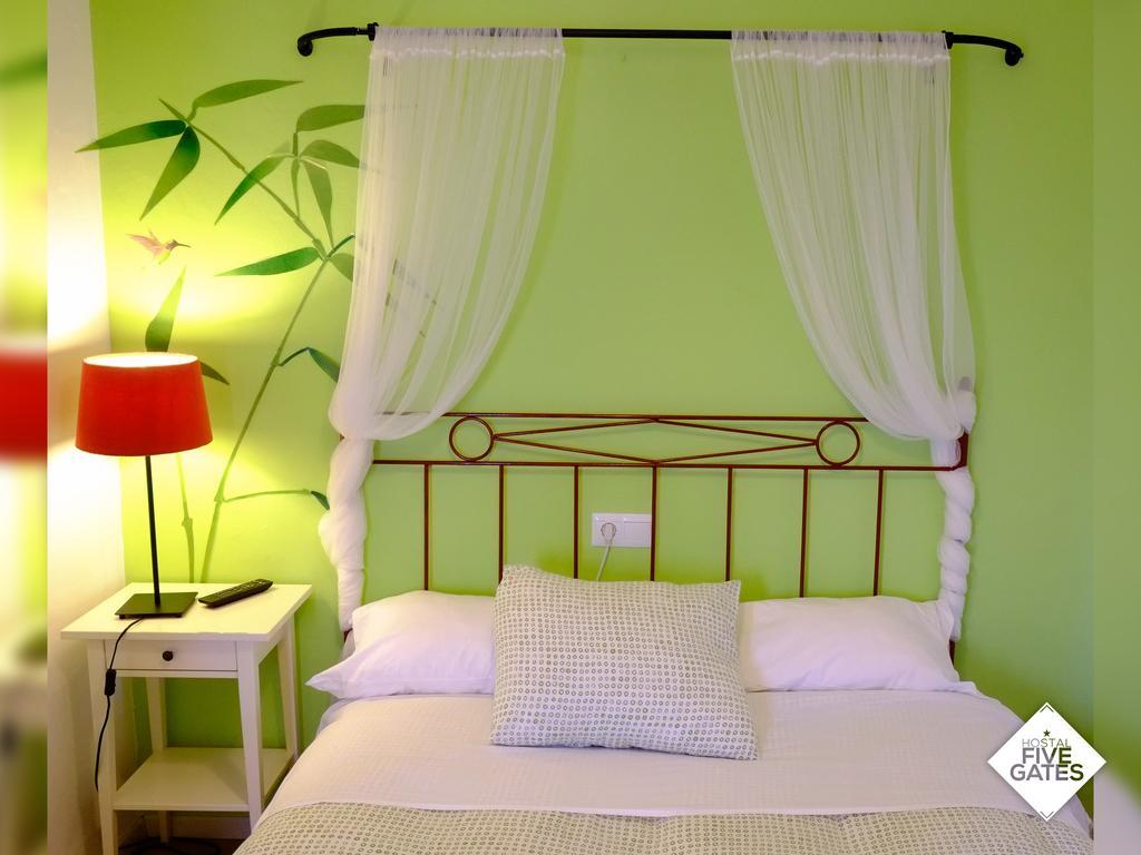 Hostal Five Gates 오수나 외부 사진