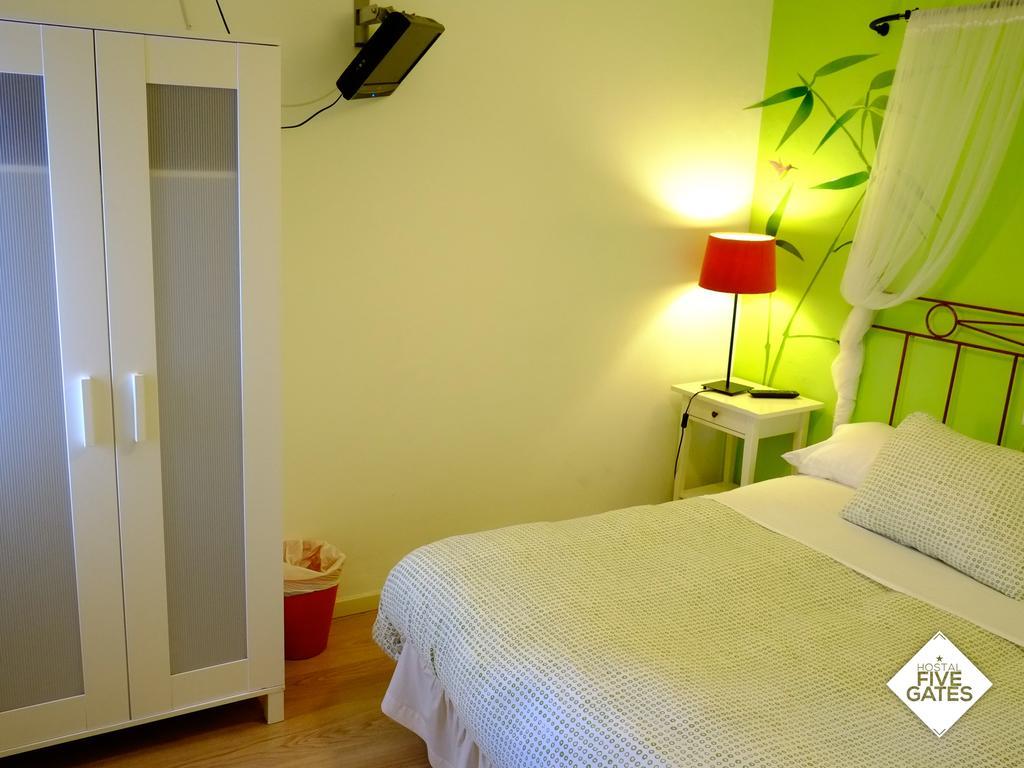 Hostal Five Gates 오수나 외부 사진