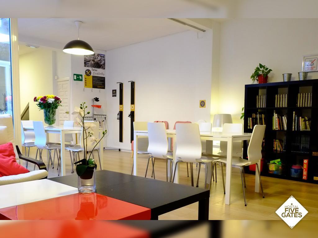 Hostal Five Gates 오수나 외부 사진
